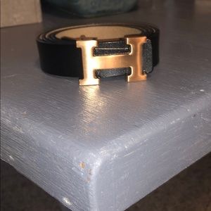 H monogram belt